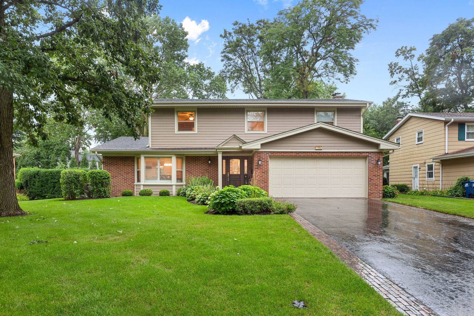 1685 Dartmouth LN, Deerfield, IL 60015