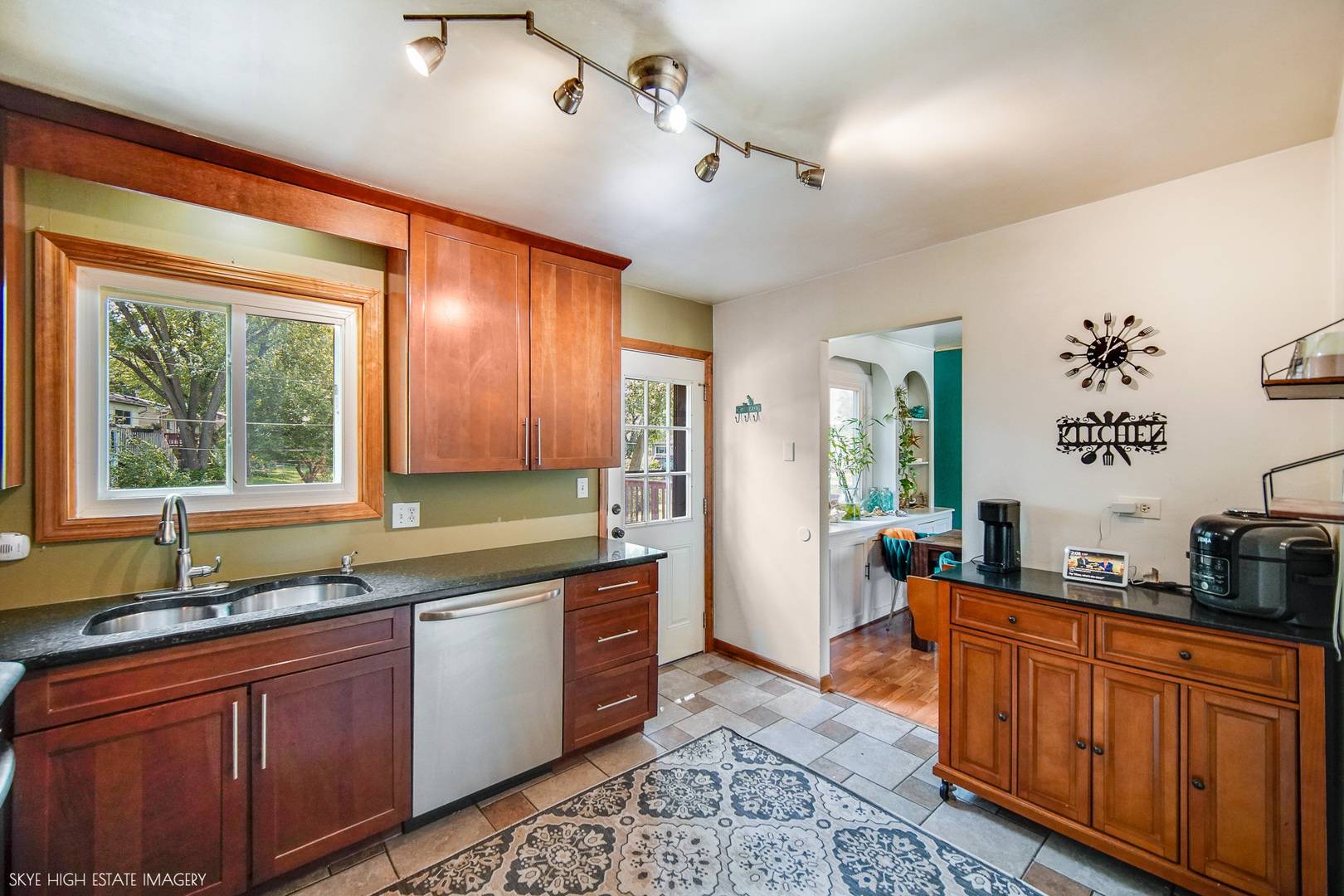 2905 EDGEWOOD Pkwy, Woodridge, IL 60517