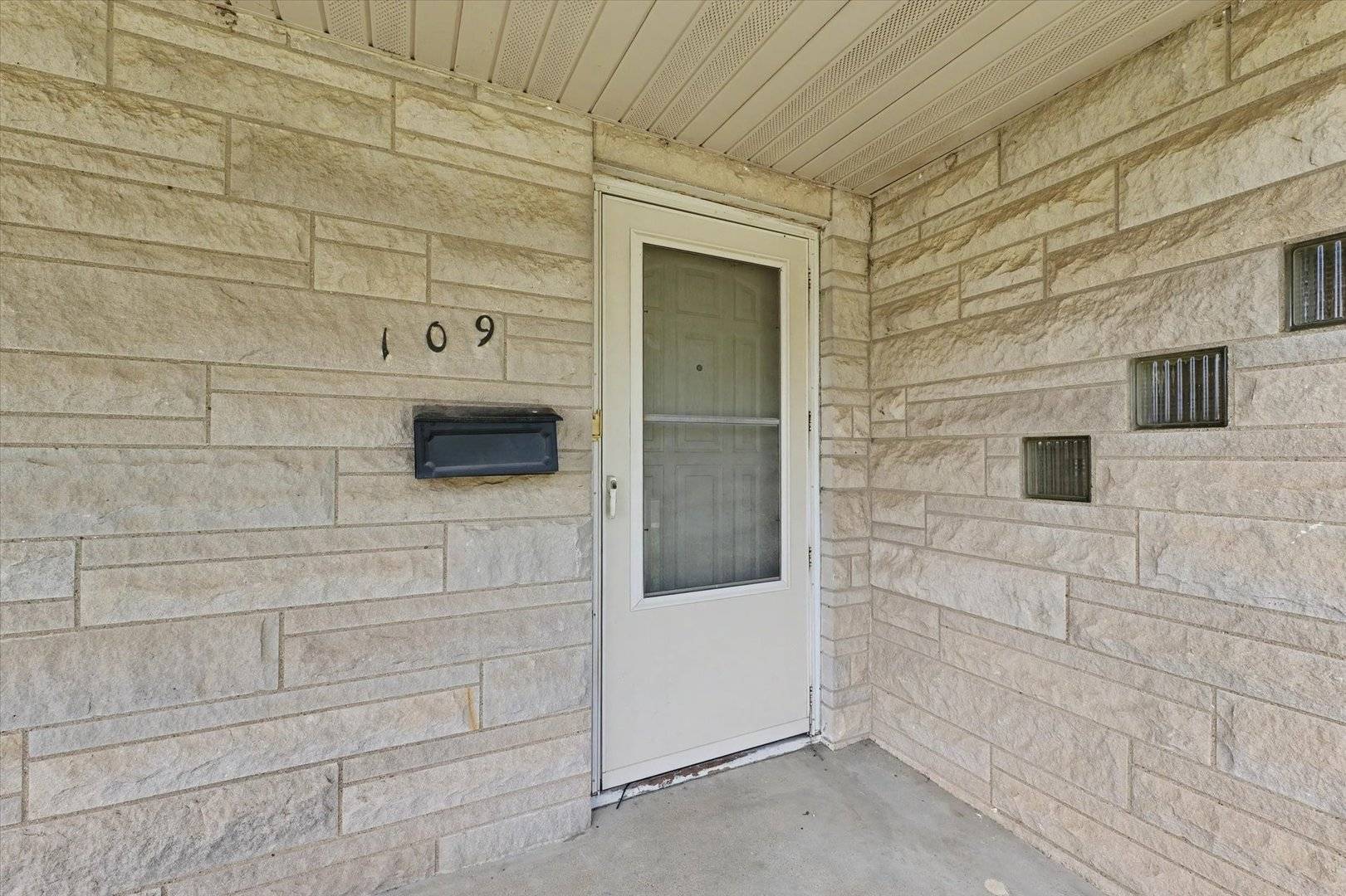 109 S Wood ST, Gibson City, IL 60936