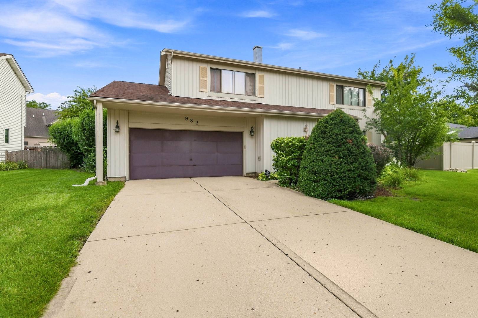982 Valleyview DR, Bartlett, IL 60103