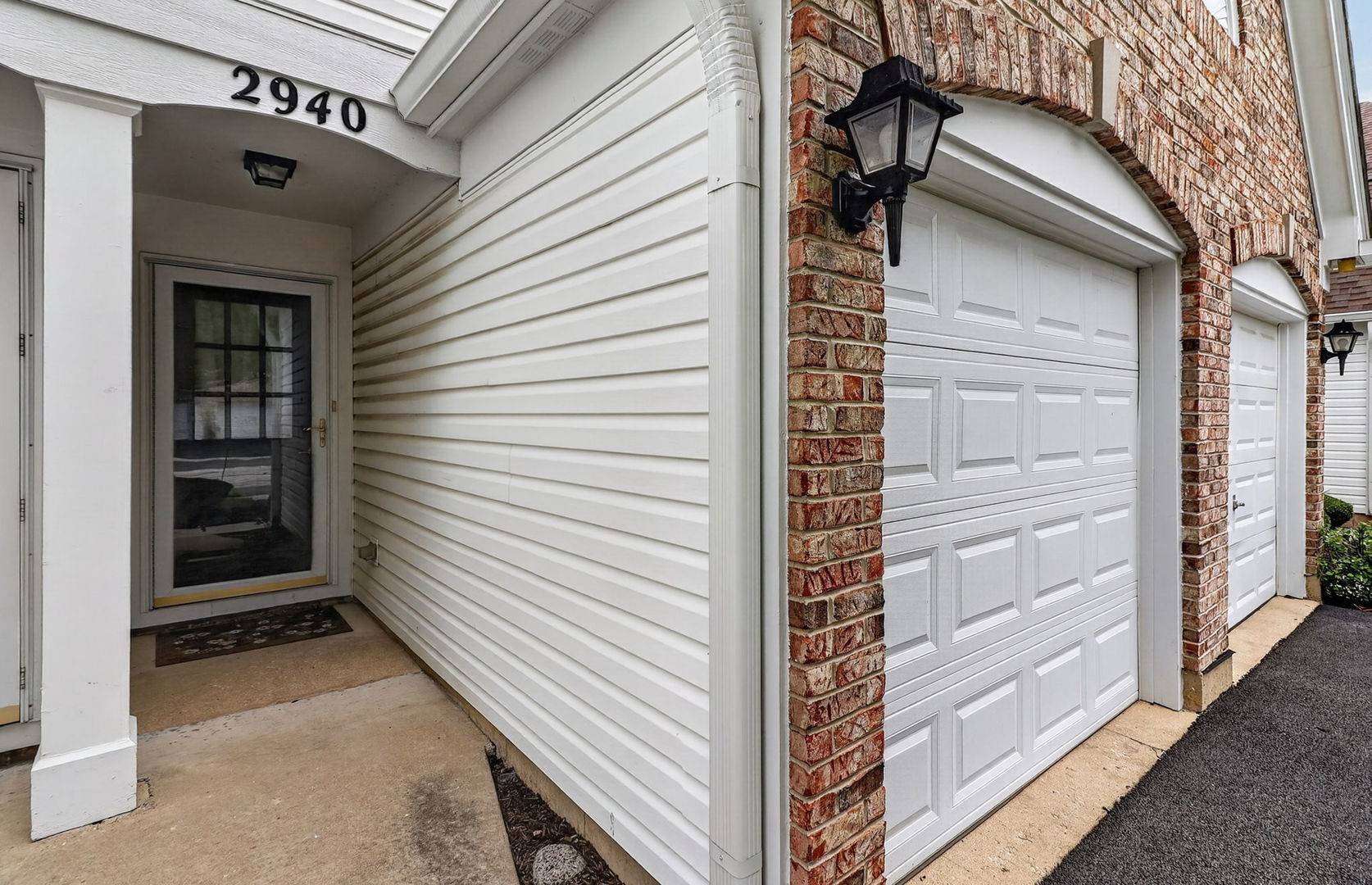 2940 Stonewater DR, Naperville, IL 60564