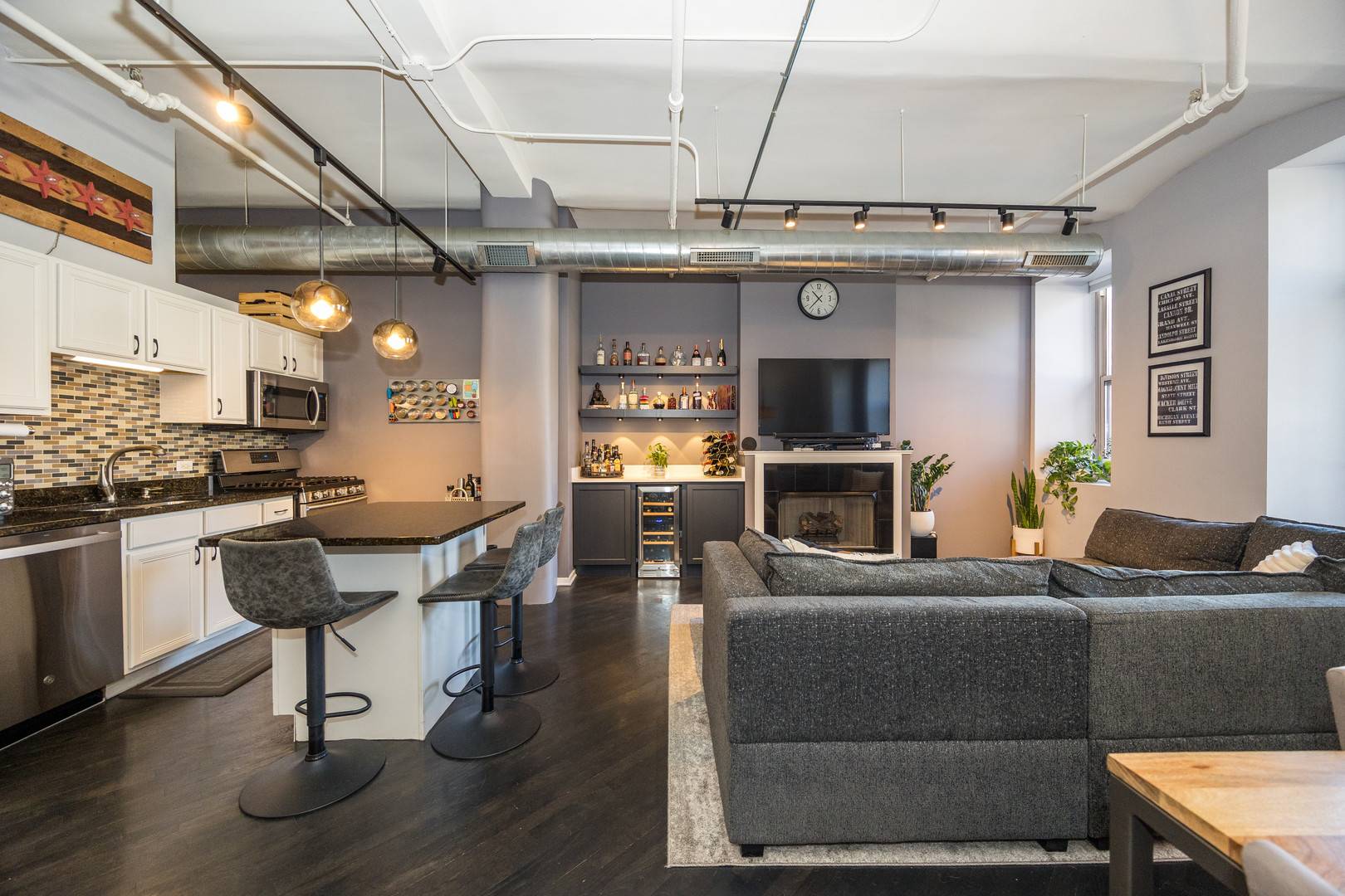 500 S Clinton ST #242, Chicago, IL 60607