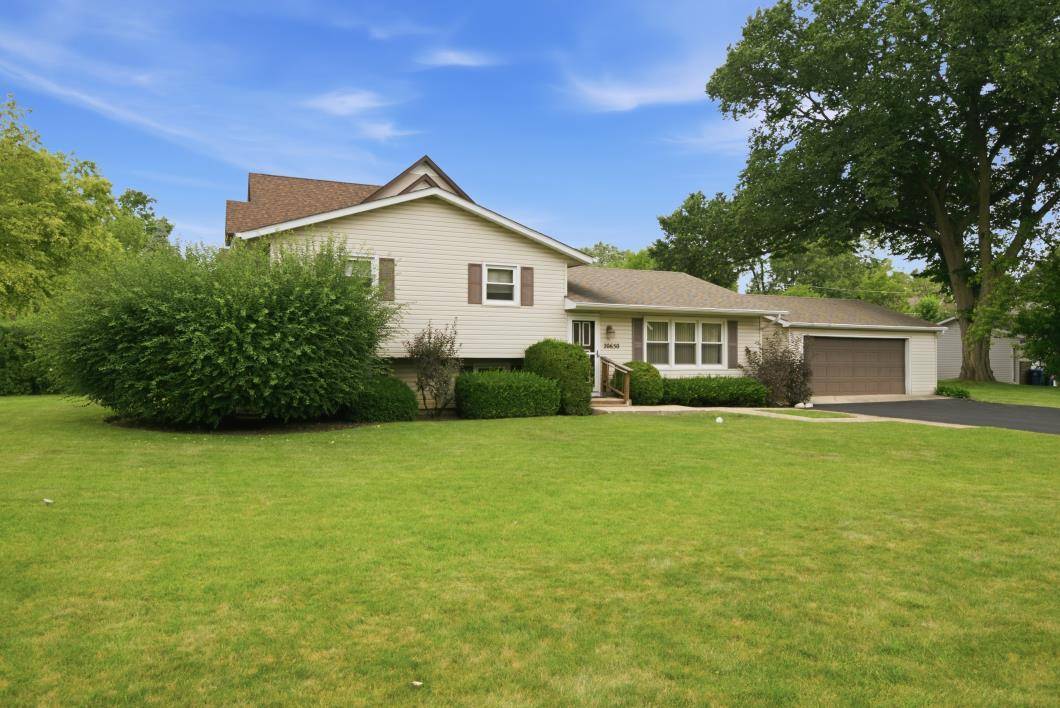 20650 N Florence AVE, Prairie View, IL 60069