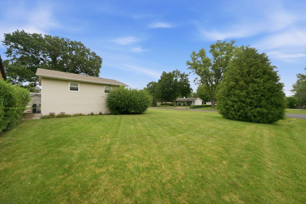 20650 N Florence AVE, Prairie View, IL 60069