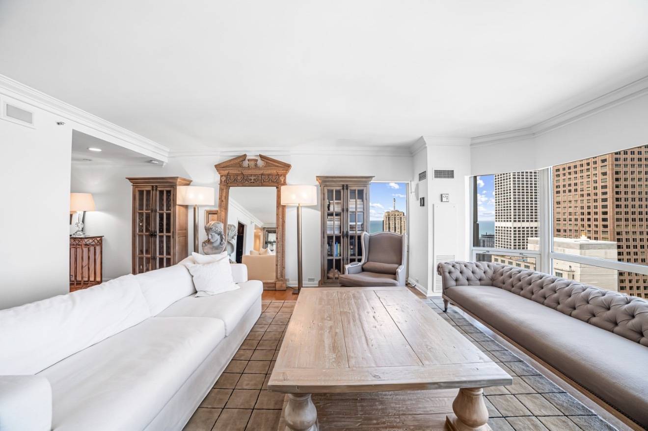 100 E Huron ST #3504, Chicago, IL 60611