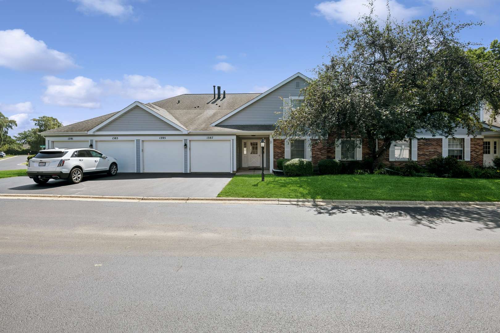 1391 STRATFORD DR #1391, Gurnee, IL 60031