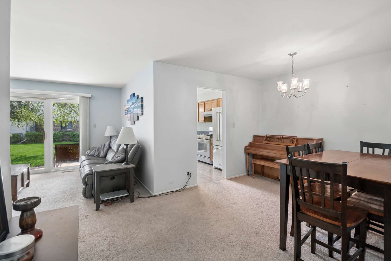 1391 STRATFORD DR #1391, Gurnee, IL 60031