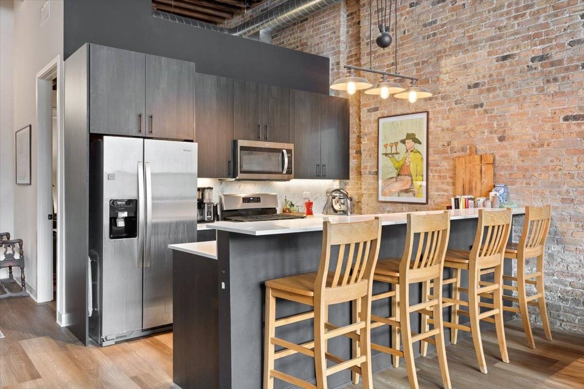 818 N Wolcott AVE #208, Chicago, IL 60622
