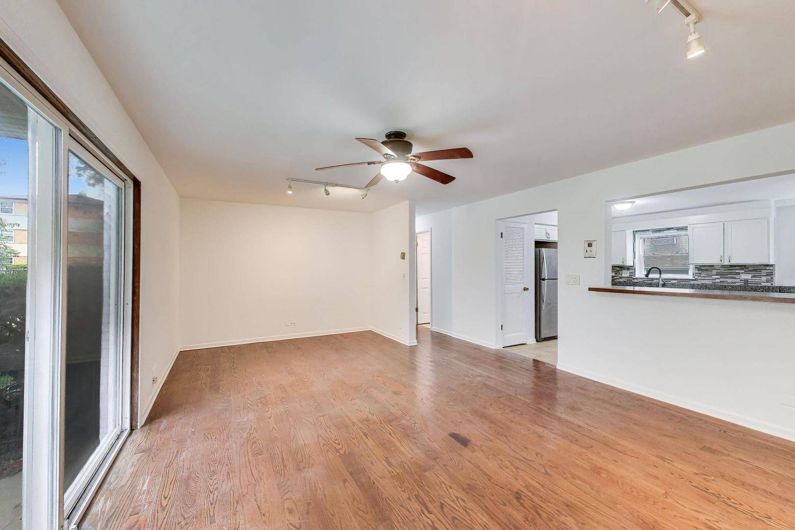 4243 N Kedvale AVE #1F, Chicago, IL 60641