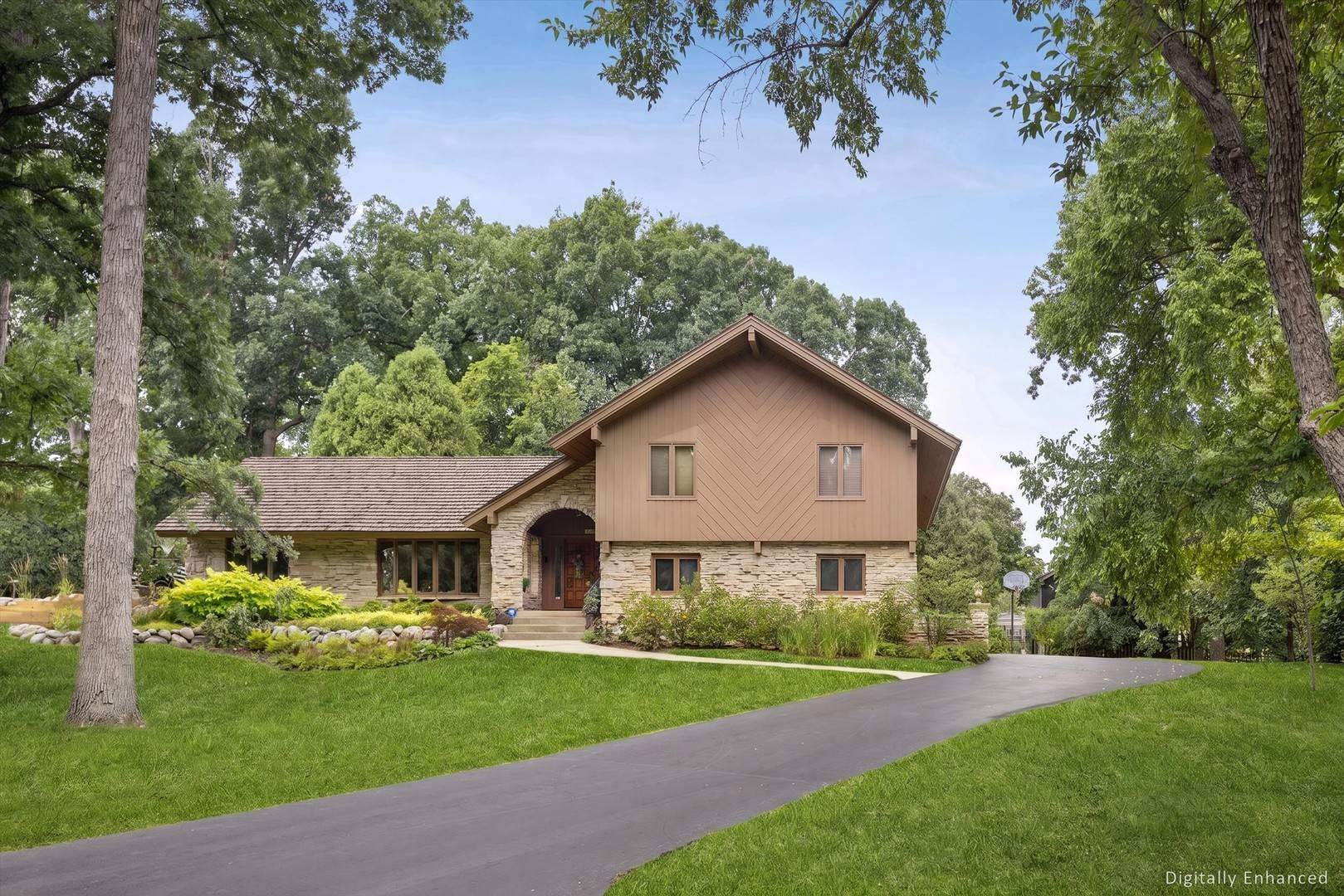 8648 Wedgewood DR, Burr Ridge, IL 60527