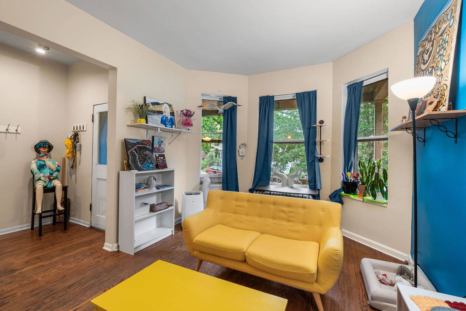 1311 W Columbia AVE, Chicago, IL 60626