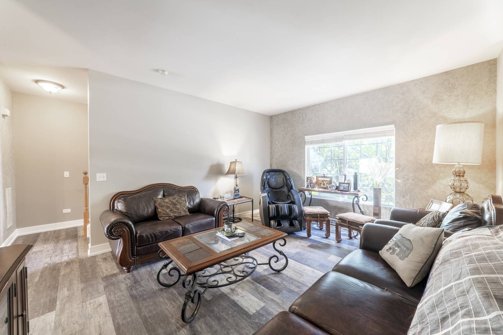 135 Enclave CIR #B, Bolingbrook, IL 60440
