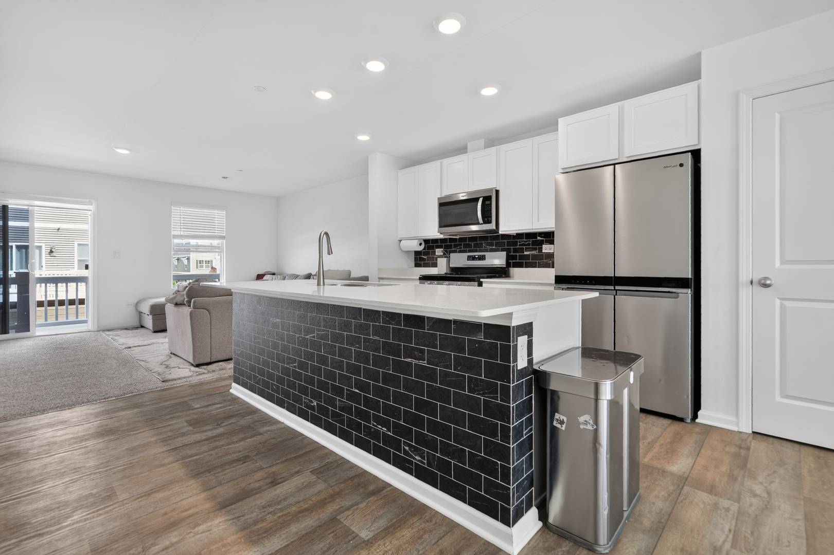 17317 Roscommon RD, Tinley Park, IL 60477