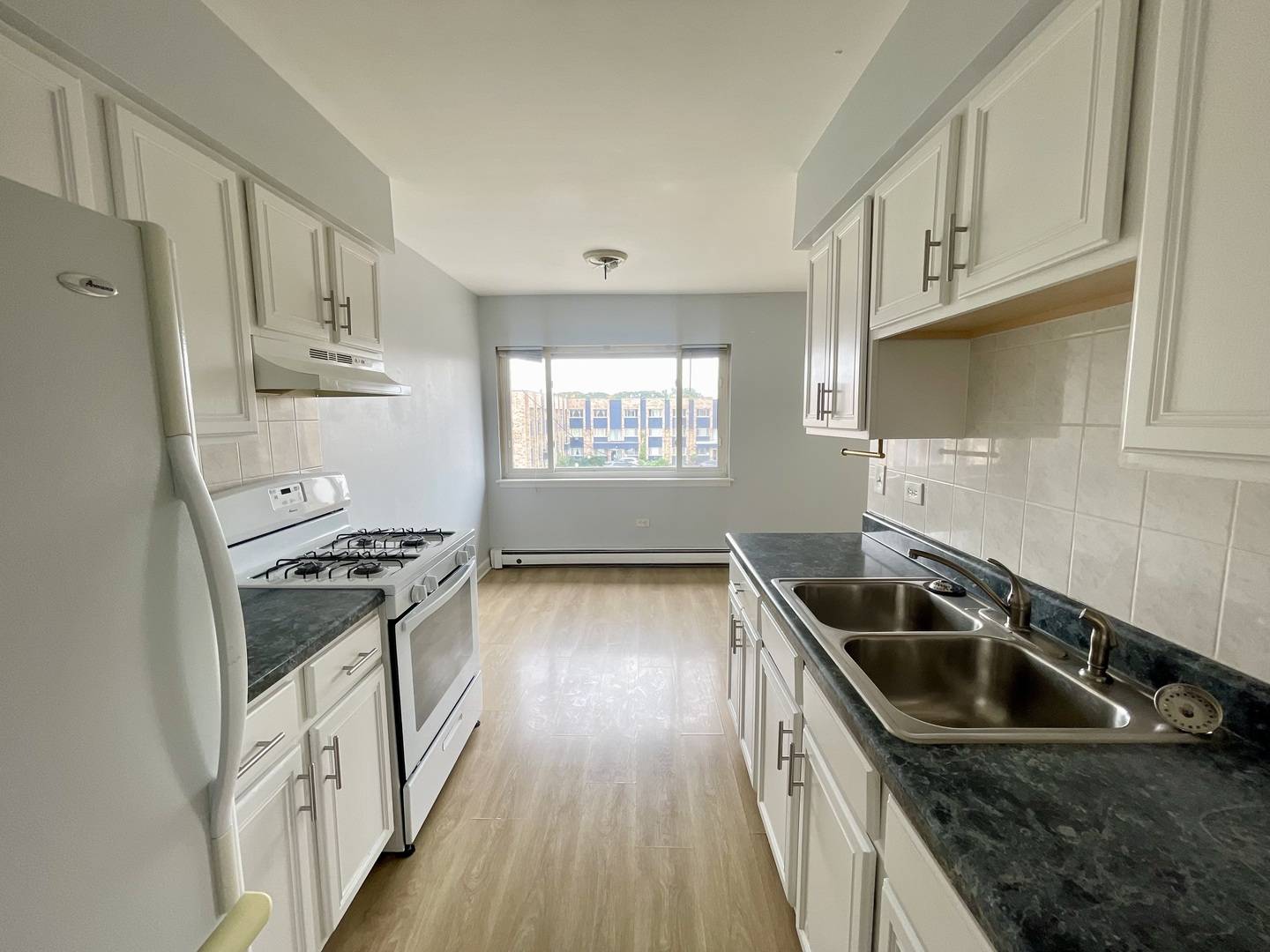 8635 W Foster AVE #3b, Chicago, IL 60656