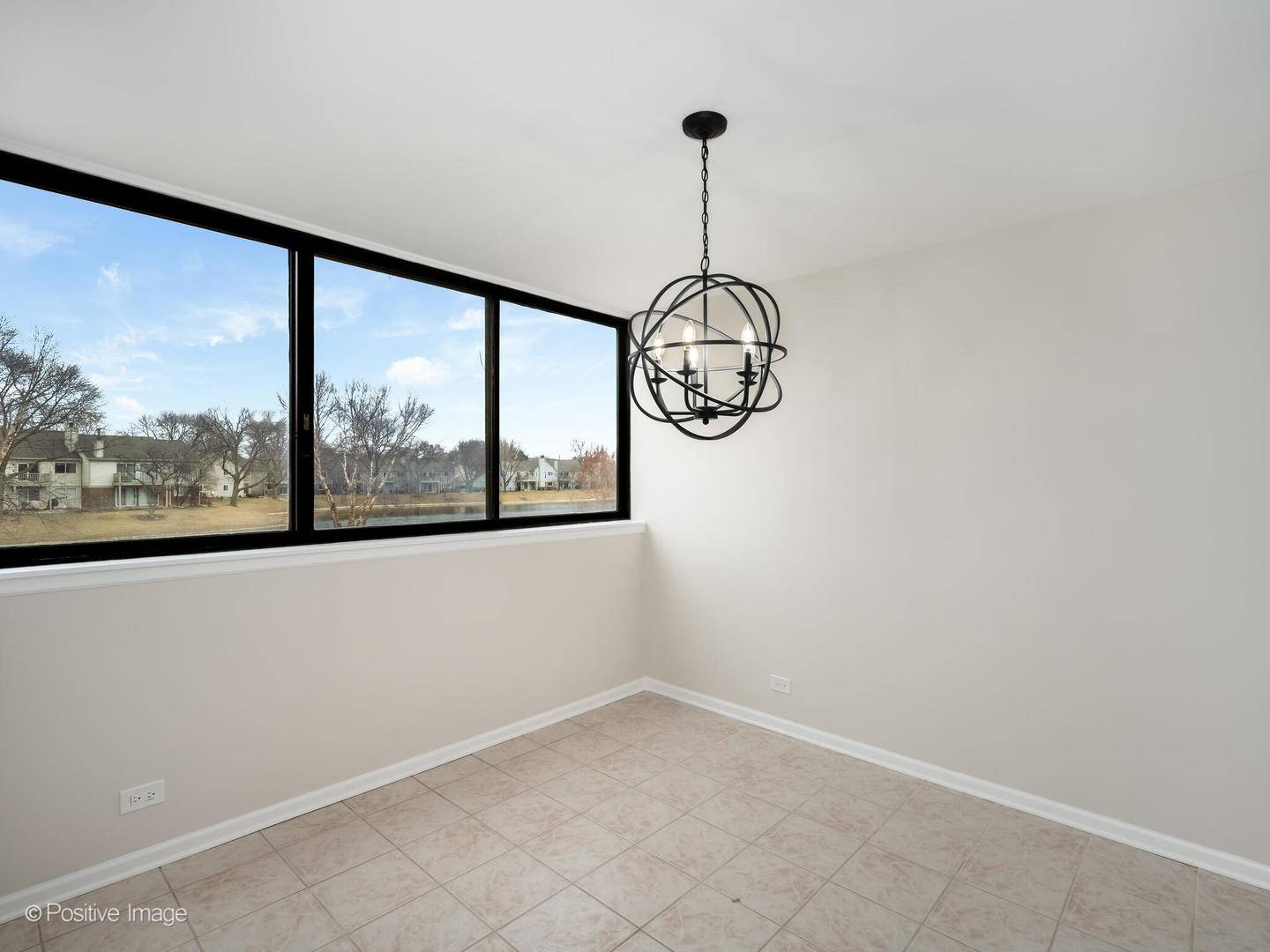 101 Bar Harbour RD #2M, Schaumburg, IL 60193