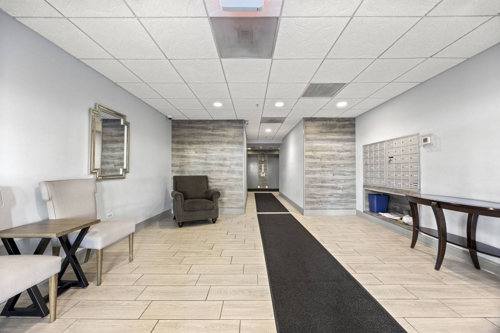 2020 Saint Regis DR #605, Lombard, IL 60148
