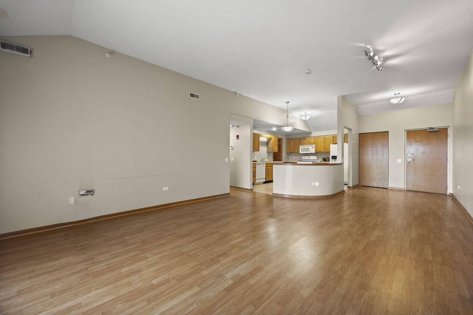 2020 Saint Regis DR #605, Lombard, IL 60148
