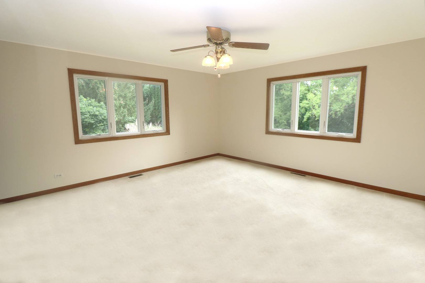 3095 Boerderij WAY, Woodstock, IL 60098