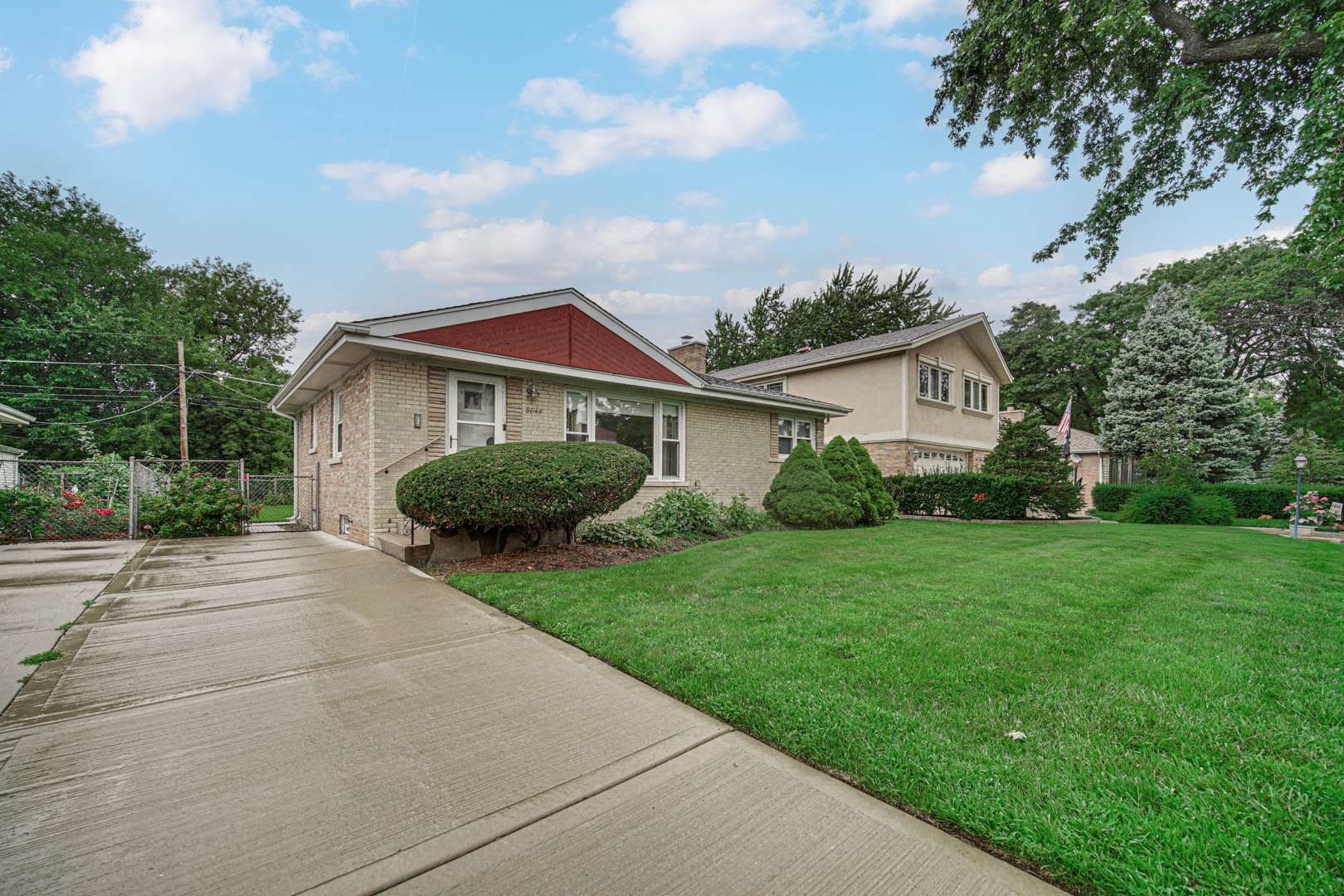 8644 Laramie AVE, Skokie, IL 60077