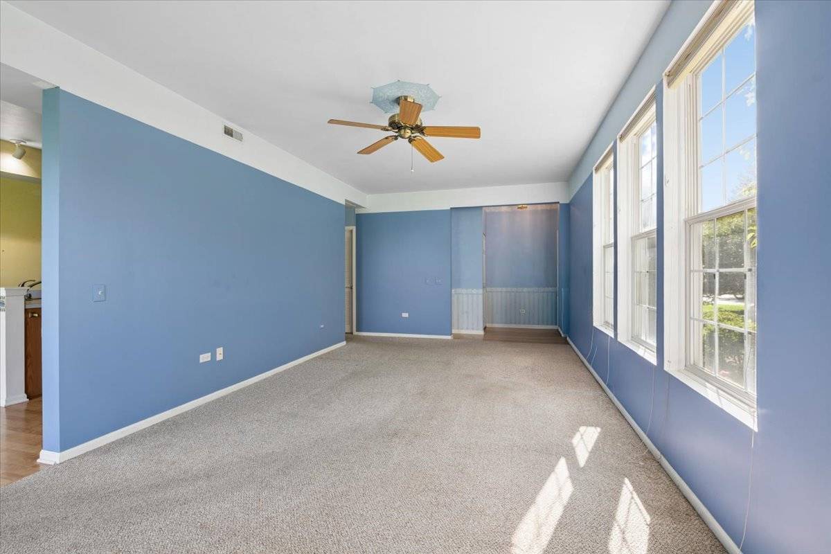 3323 Bromley LN #3323, Aurora, IL 60502