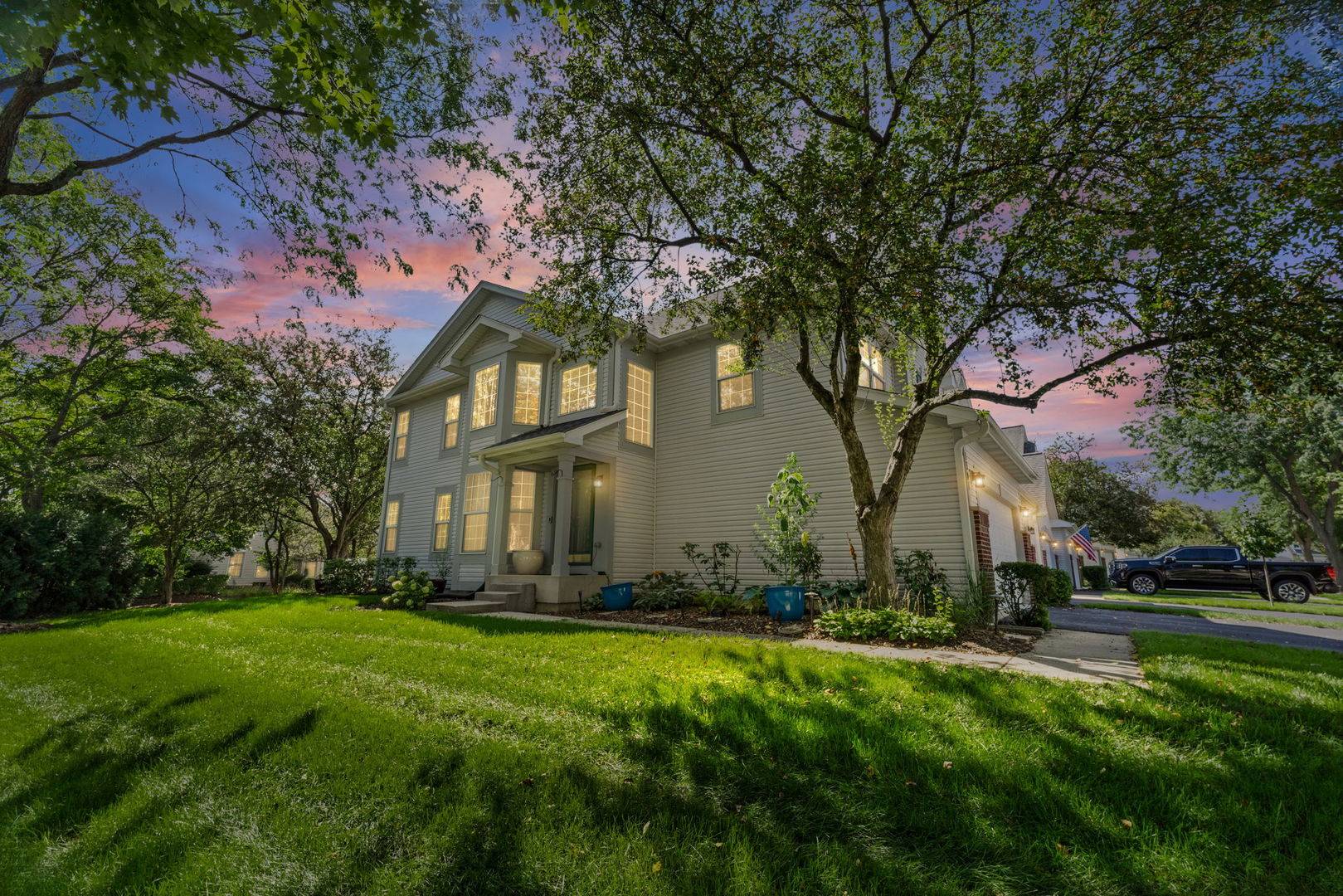 1301 Filly LN, Bartlett, IL 60103
