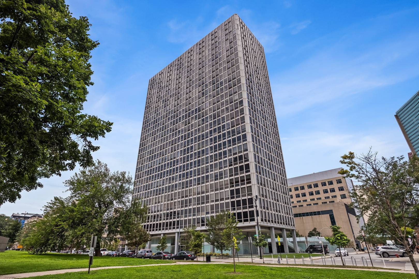 330 W DIVERSEY Pkwy #705, Chicago, IL 60657
