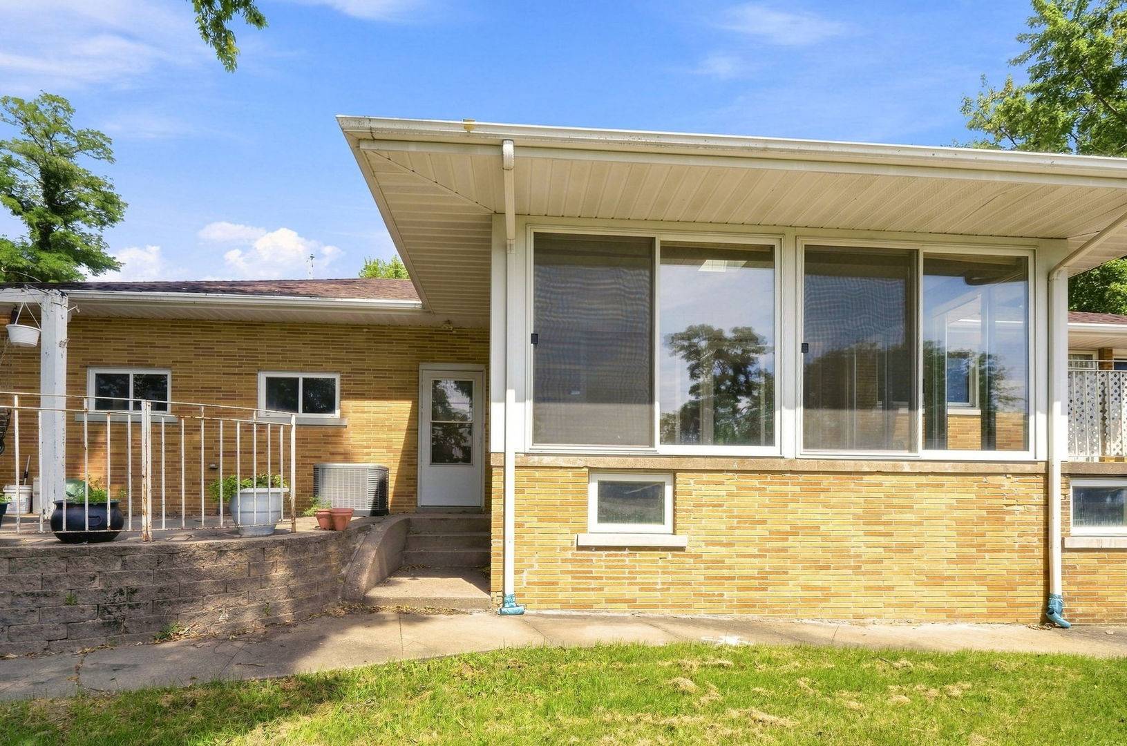 610 Climer ST, Muscatine, IA 52761