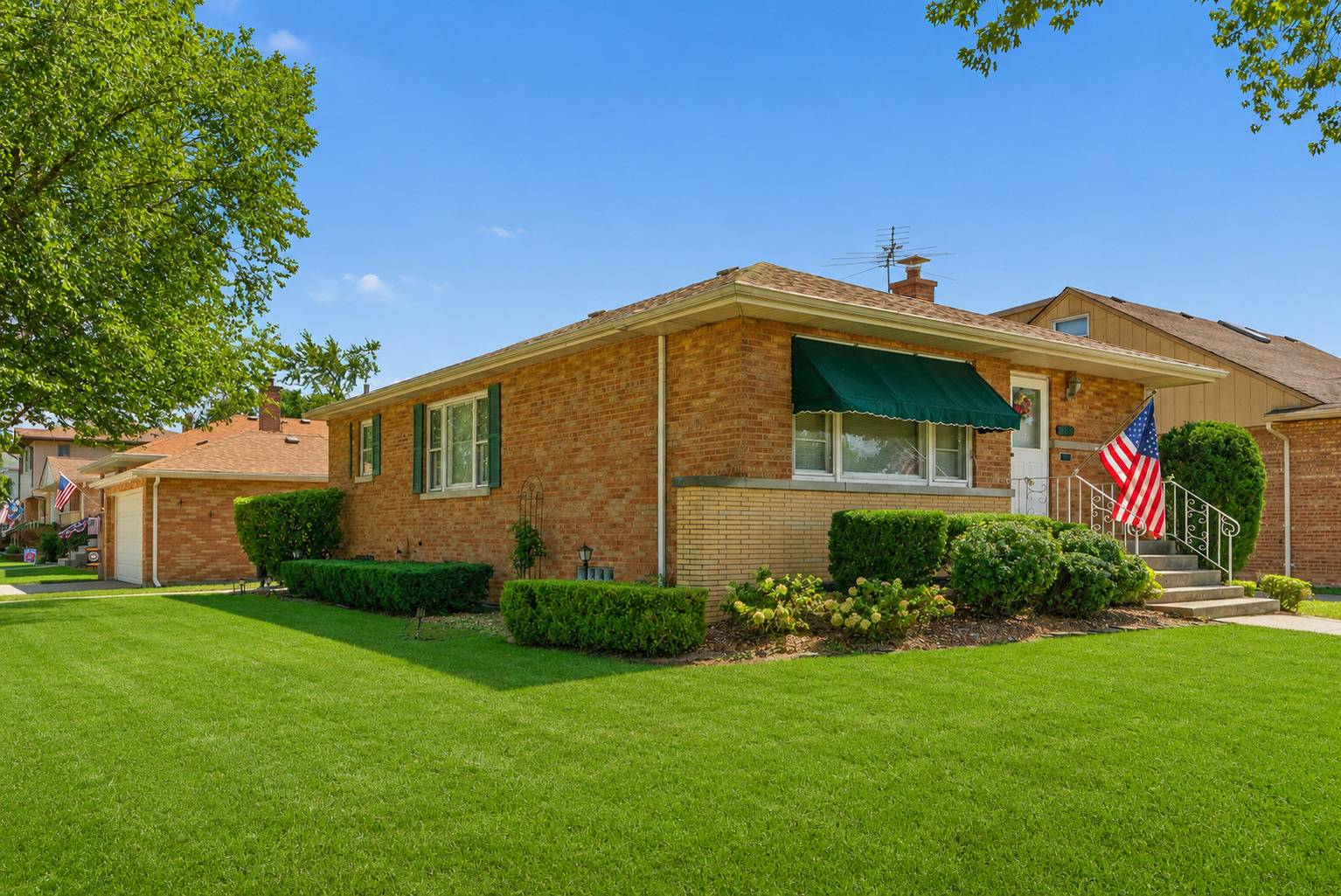5325 Oak Center DR, Oak Lawn, IL 60453