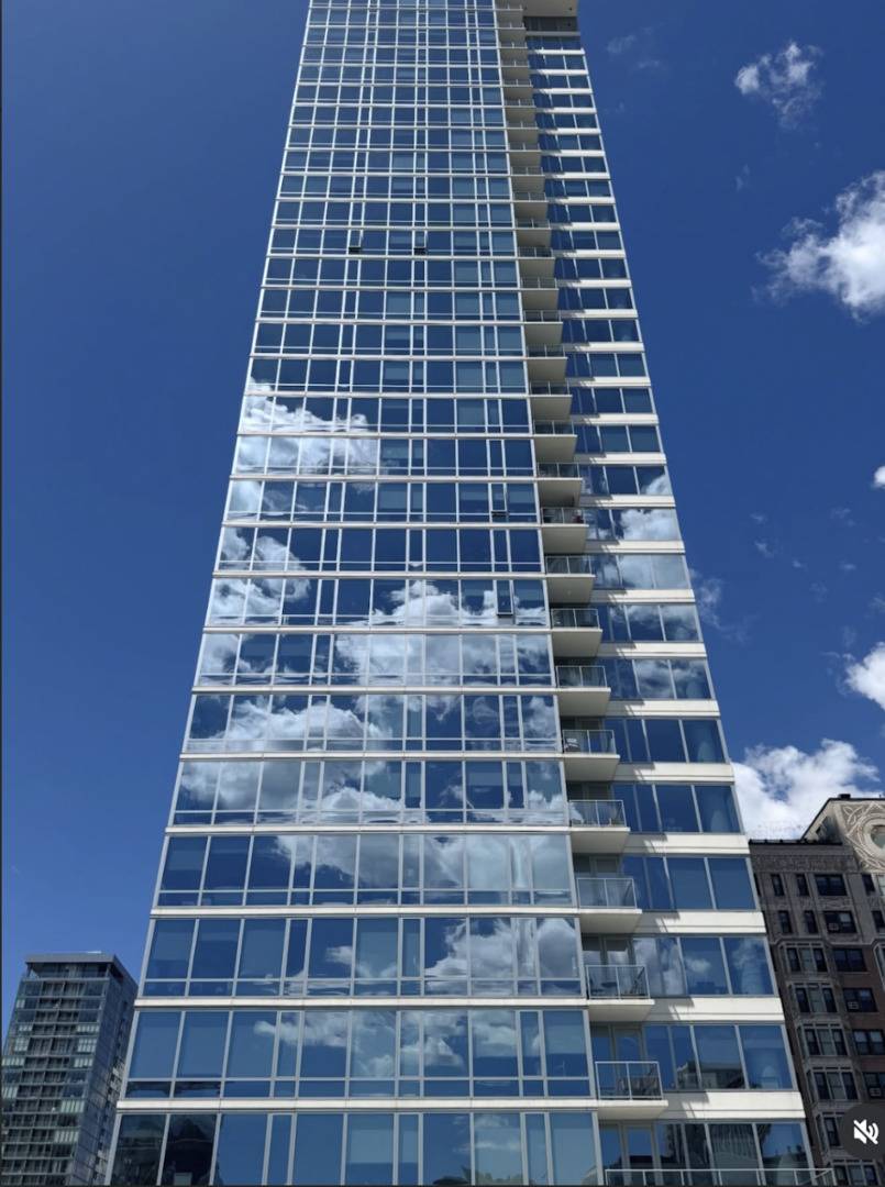 1201 N LaSalle ST #3303, Chicago, IL 60610