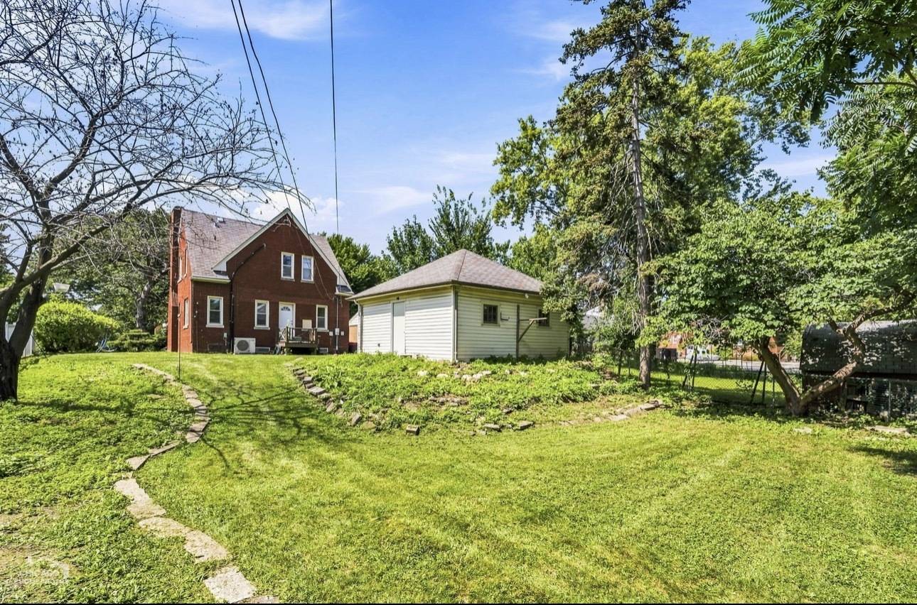 105 N Lancaster ST, Mount Prospect, IL 60056