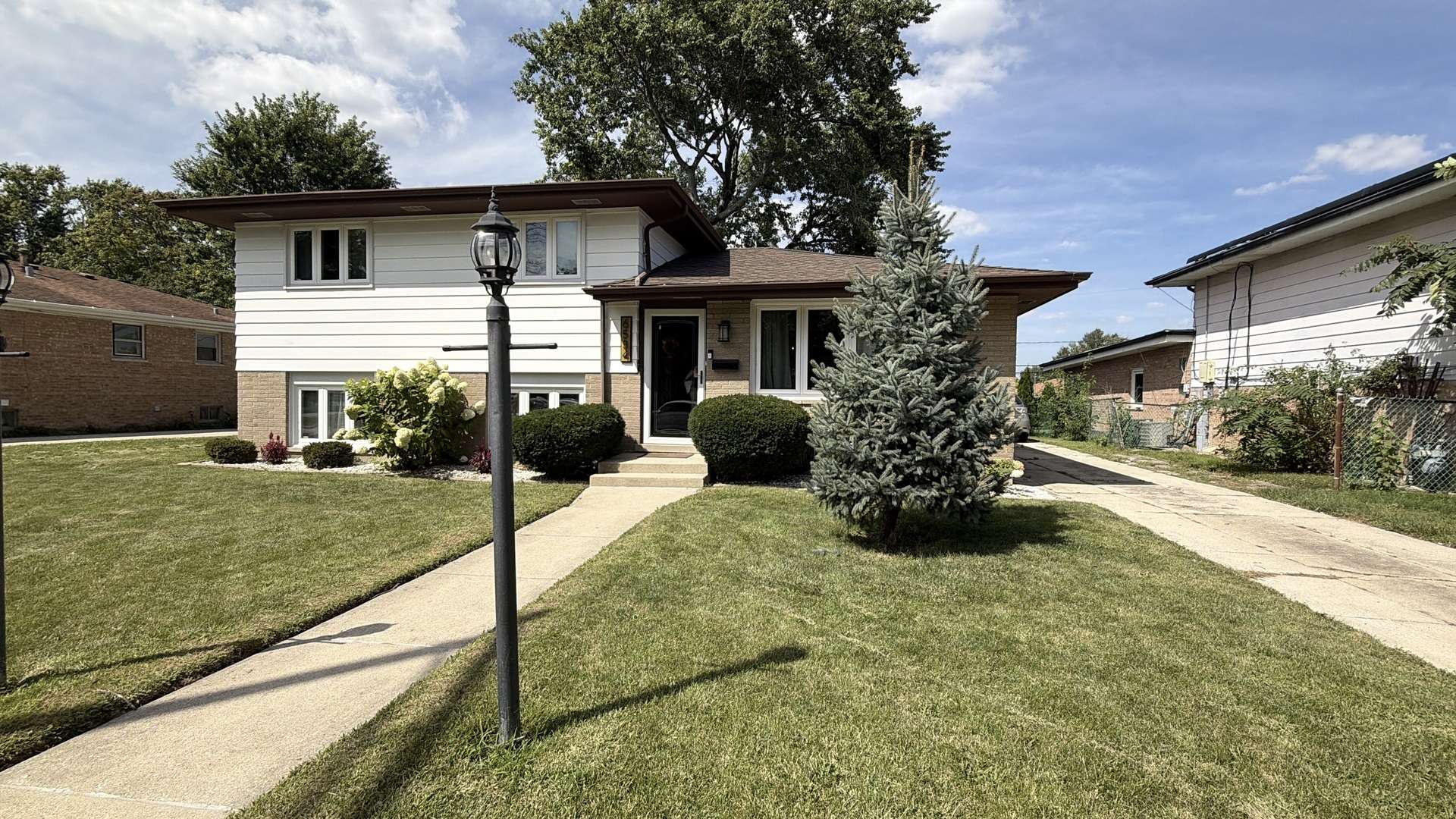 6534 107th ST, Chicago Ridge, IL 60415