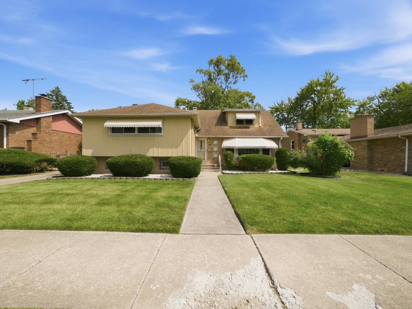 15531 Woodlawn East AVE, South Holland, IL 60473