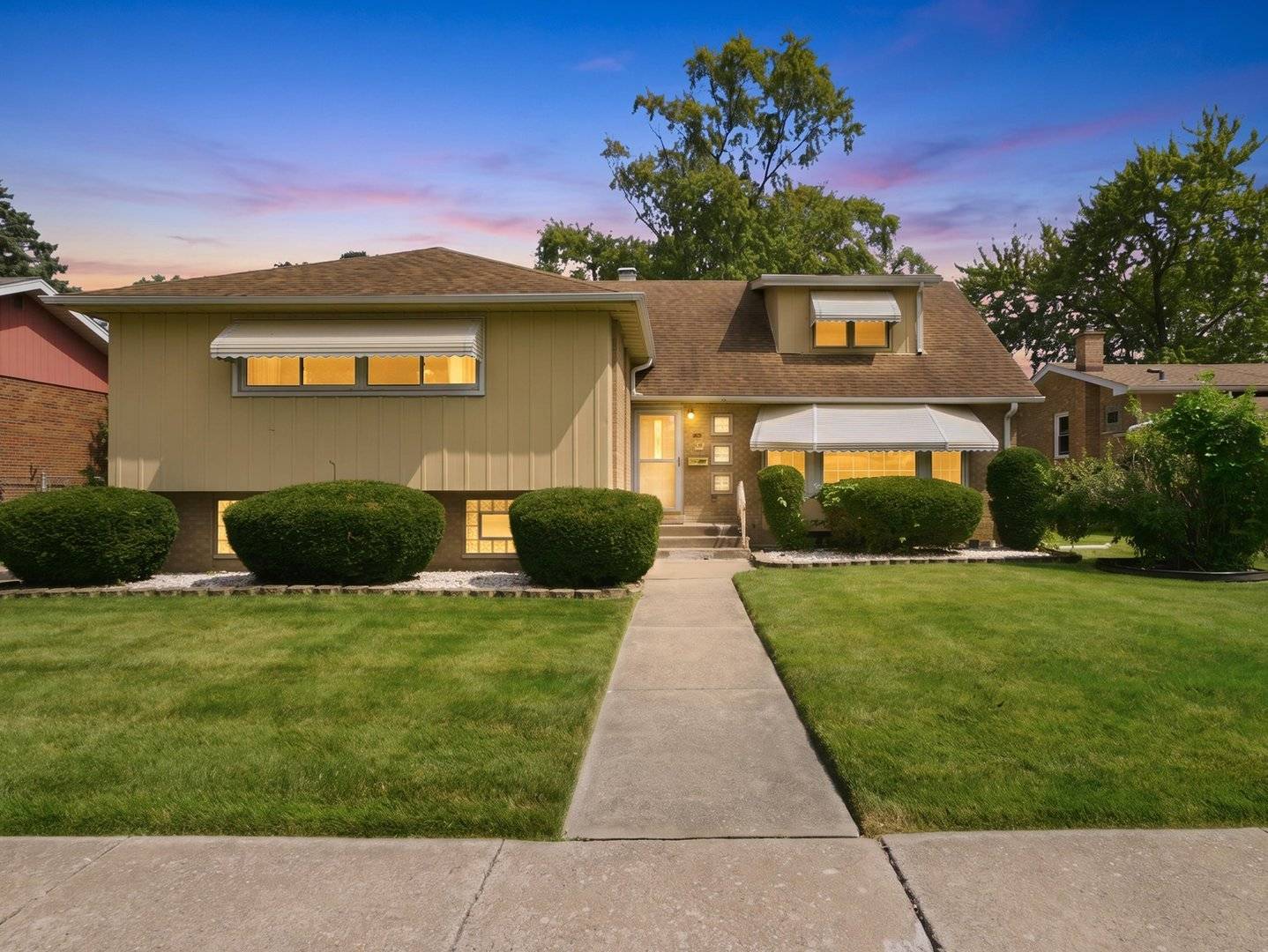 15531 Woodlawn East AVE, South Holland, IL 60473