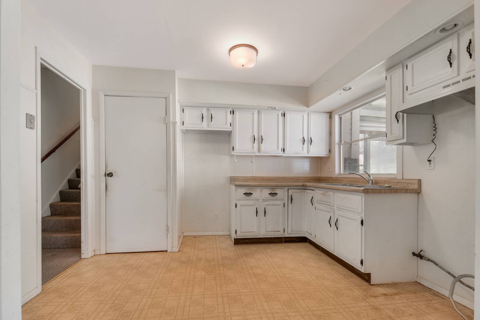 1755 Reichert AVE, Sauk Village, IL 60411