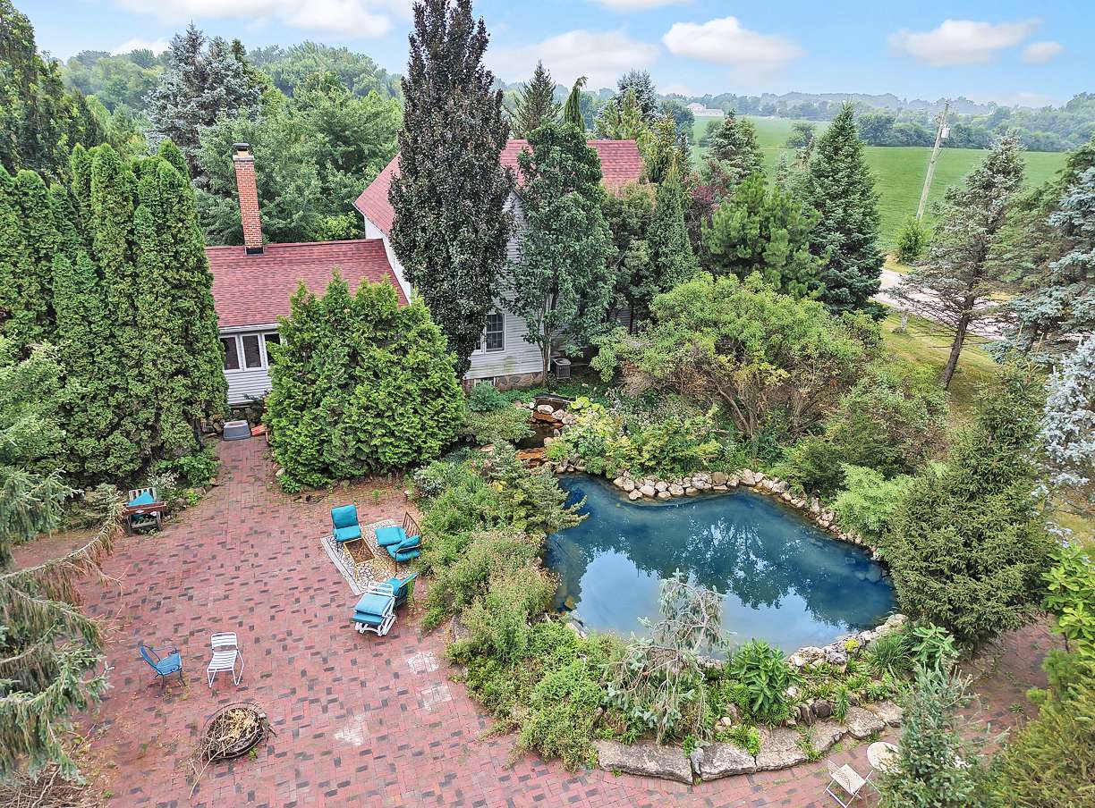 3004 Stieg RD, Woodstock, IL 60098