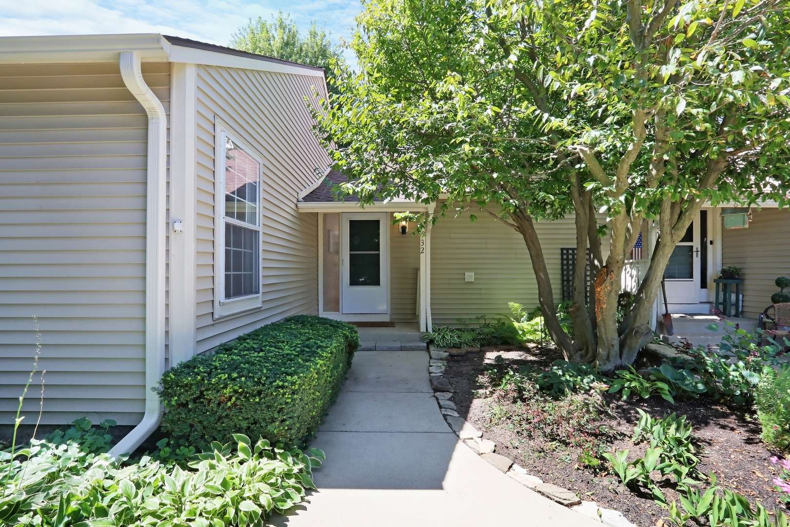 932 Chase CT, Gurnee, IL 60031