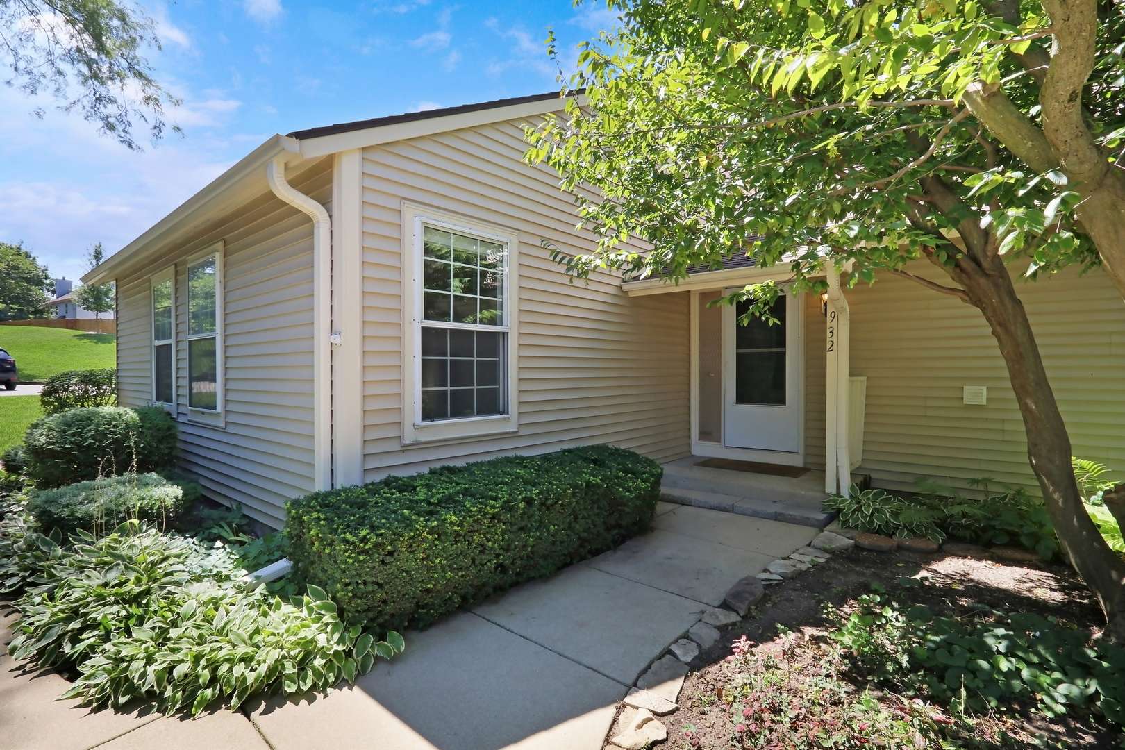 932 Chase CT, Gurnee, IL 60031