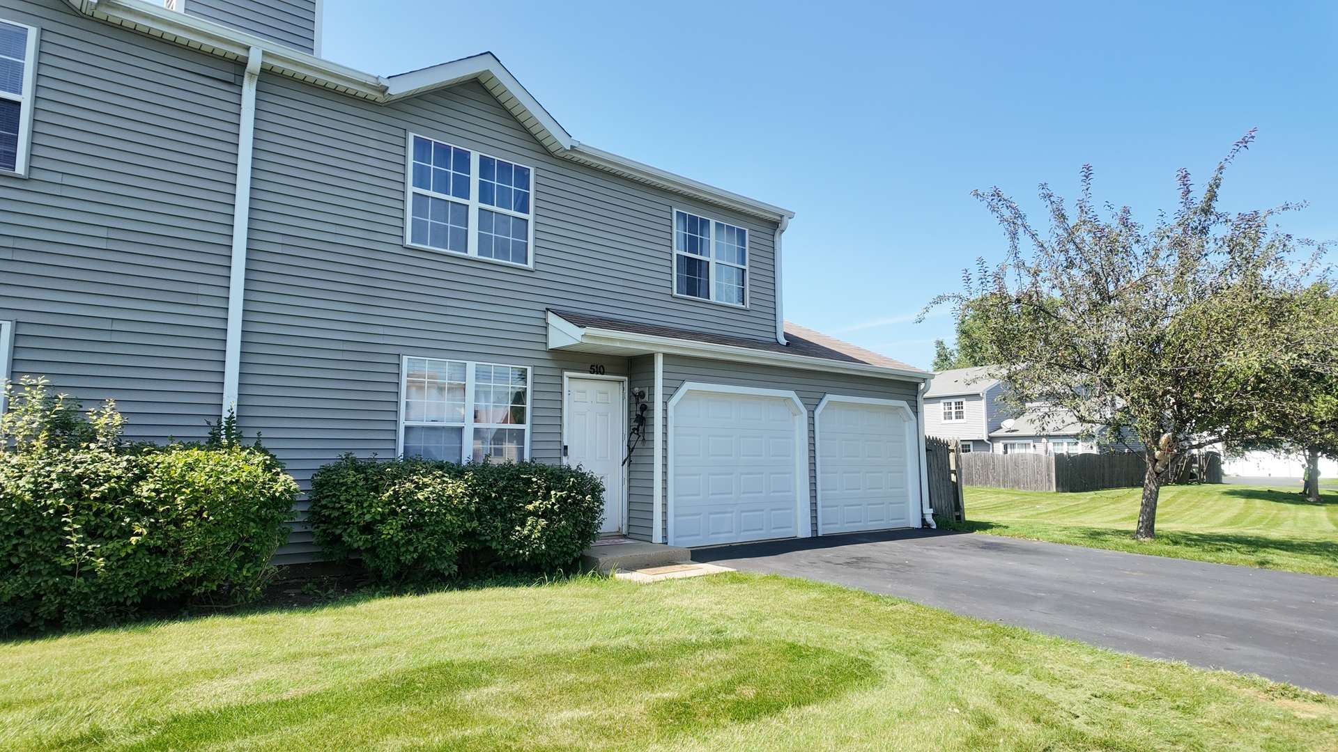 510 Meadow Hill LN, Round Lake Beach, IL 60073