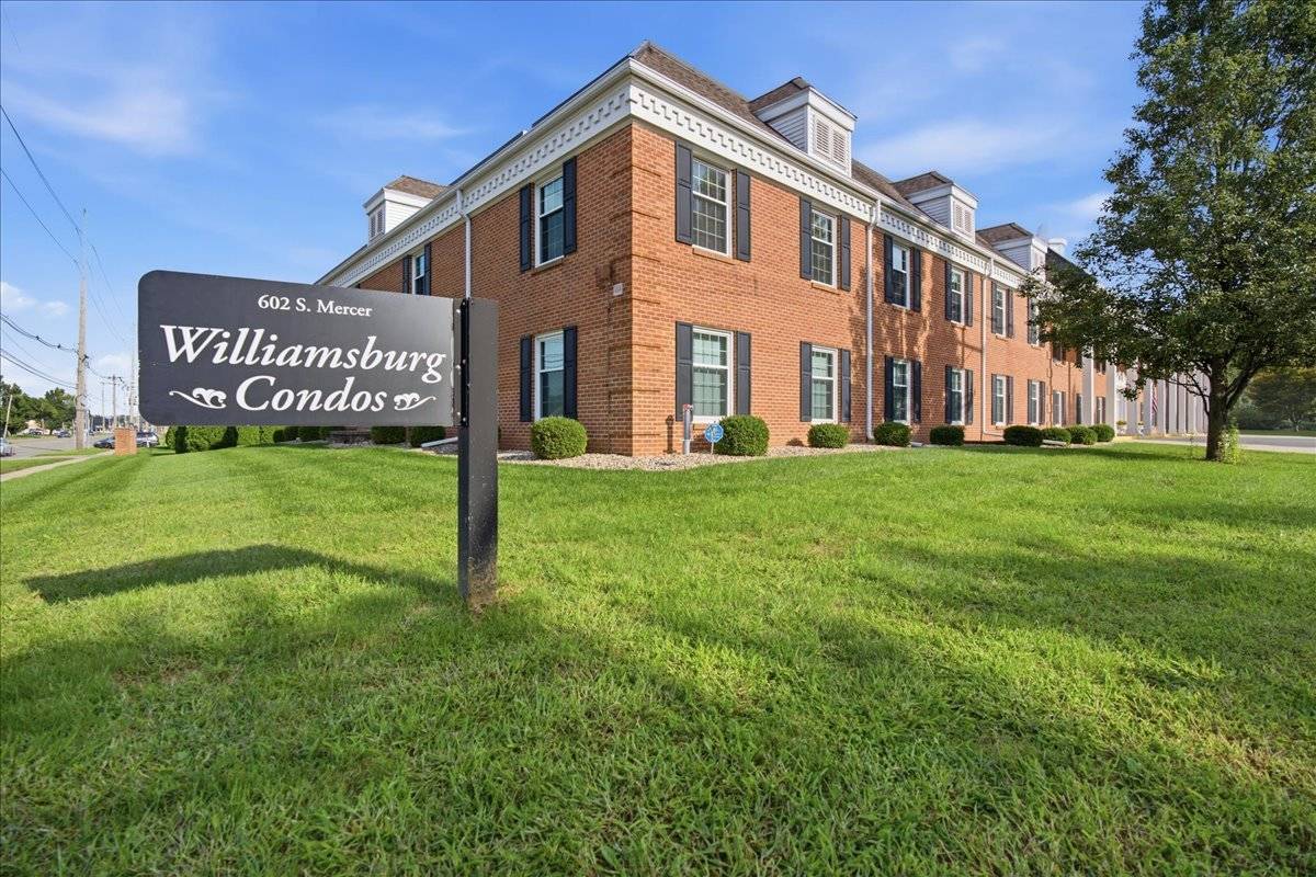602 S Mercer AVE #215, Bloomington, IL 61701