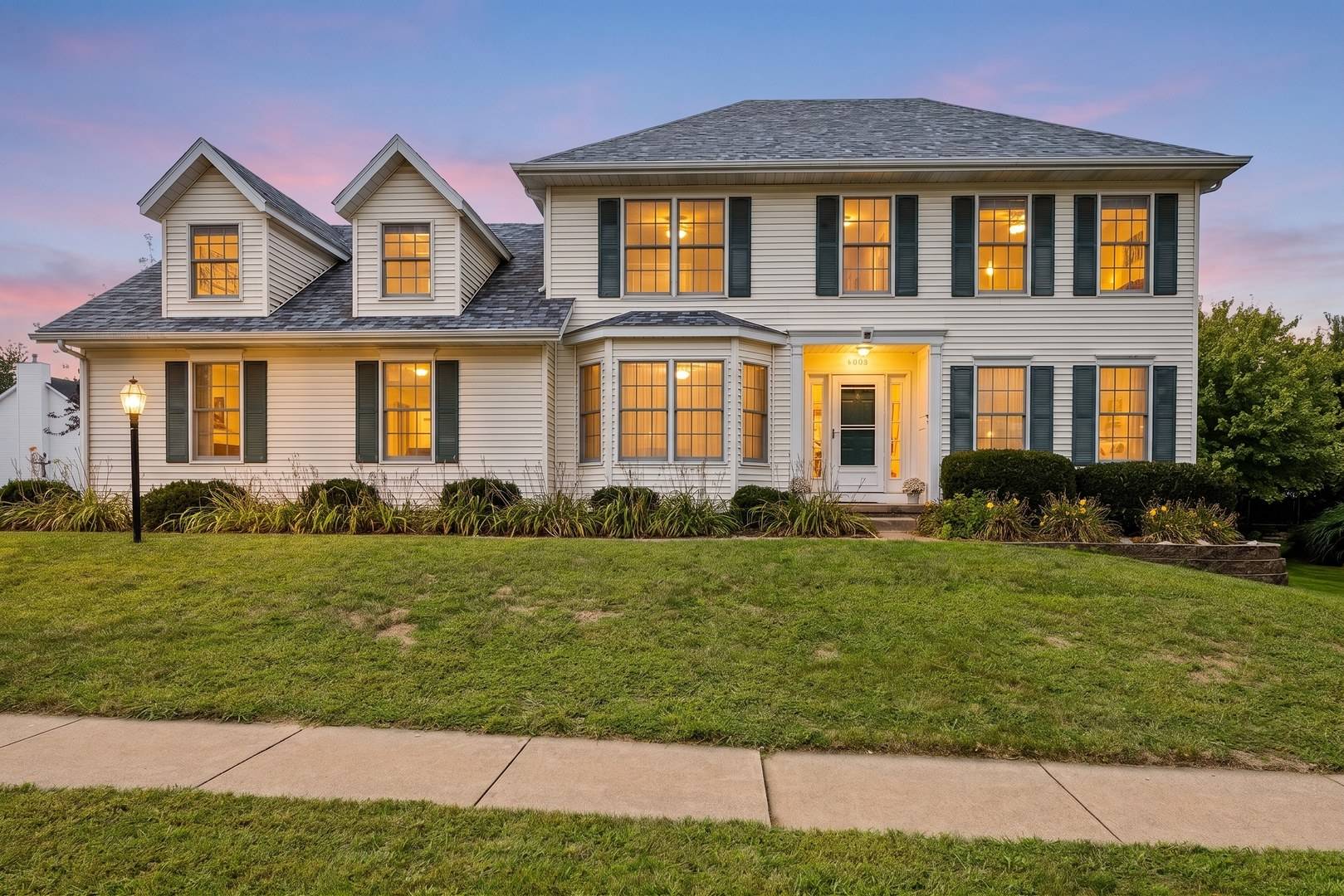 4816 Norfolk PL, Bettendorf, IA 52722