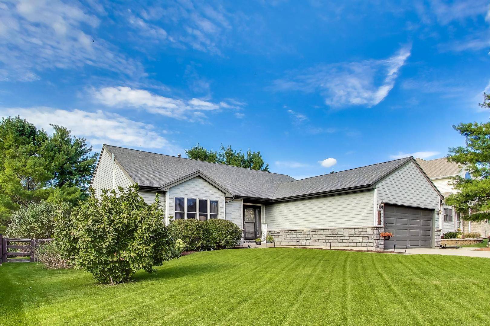 907 Joanne DR, Minooka, IL 60447