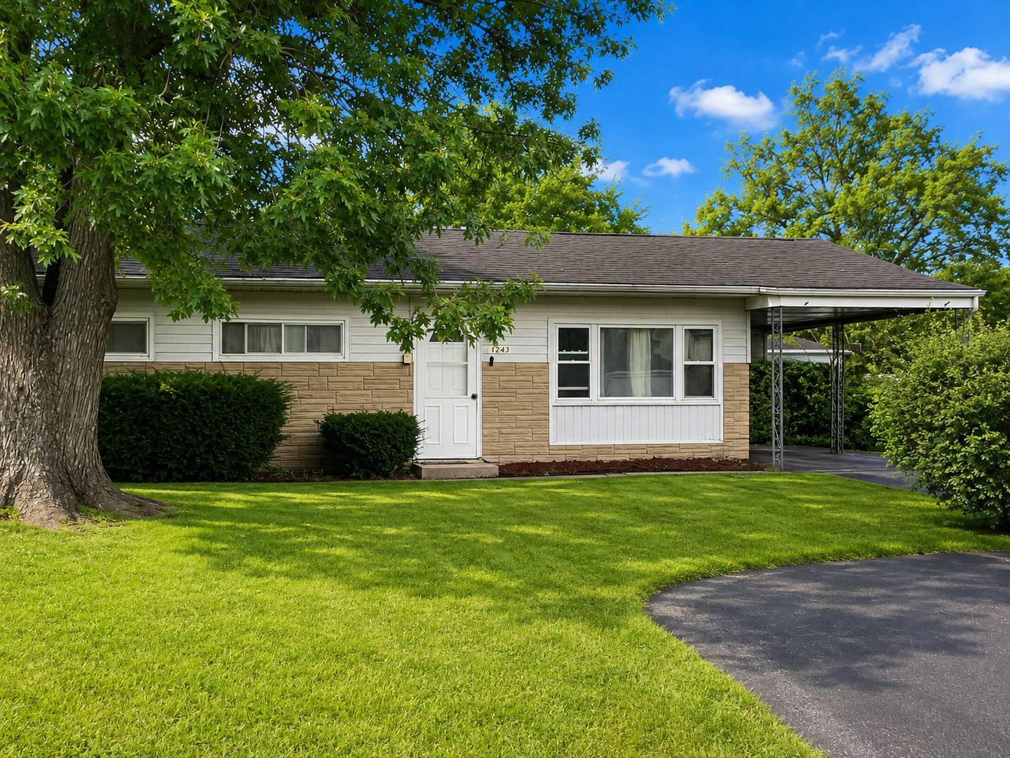 16243 Clifton Park AVE, Markham, IL 60428
