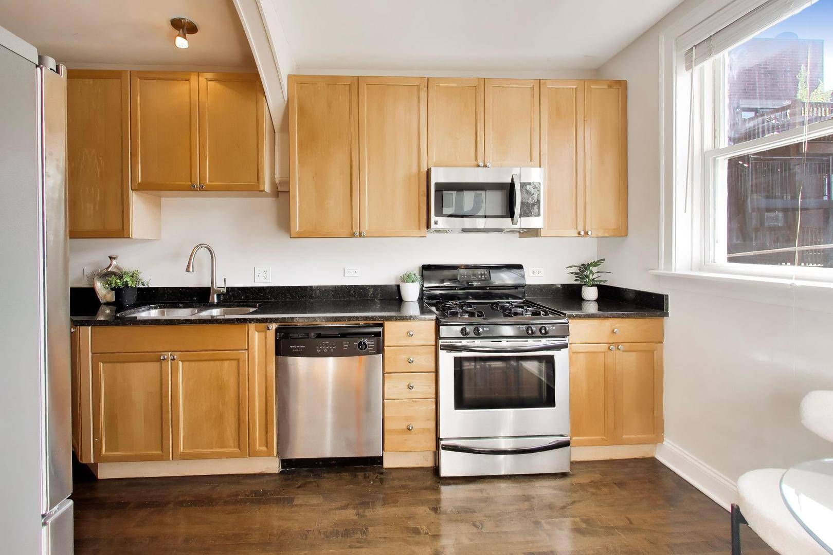 3406 N Bell AVE #2, Chicago, IL 60618