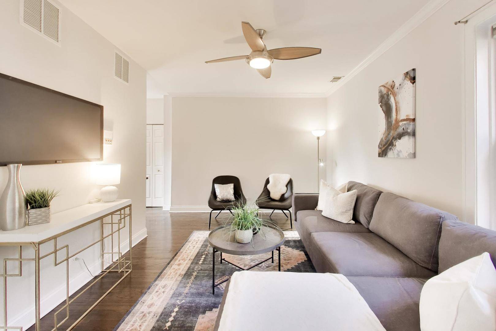 3406 N Bell AVE #2, Chicago, IL 60618