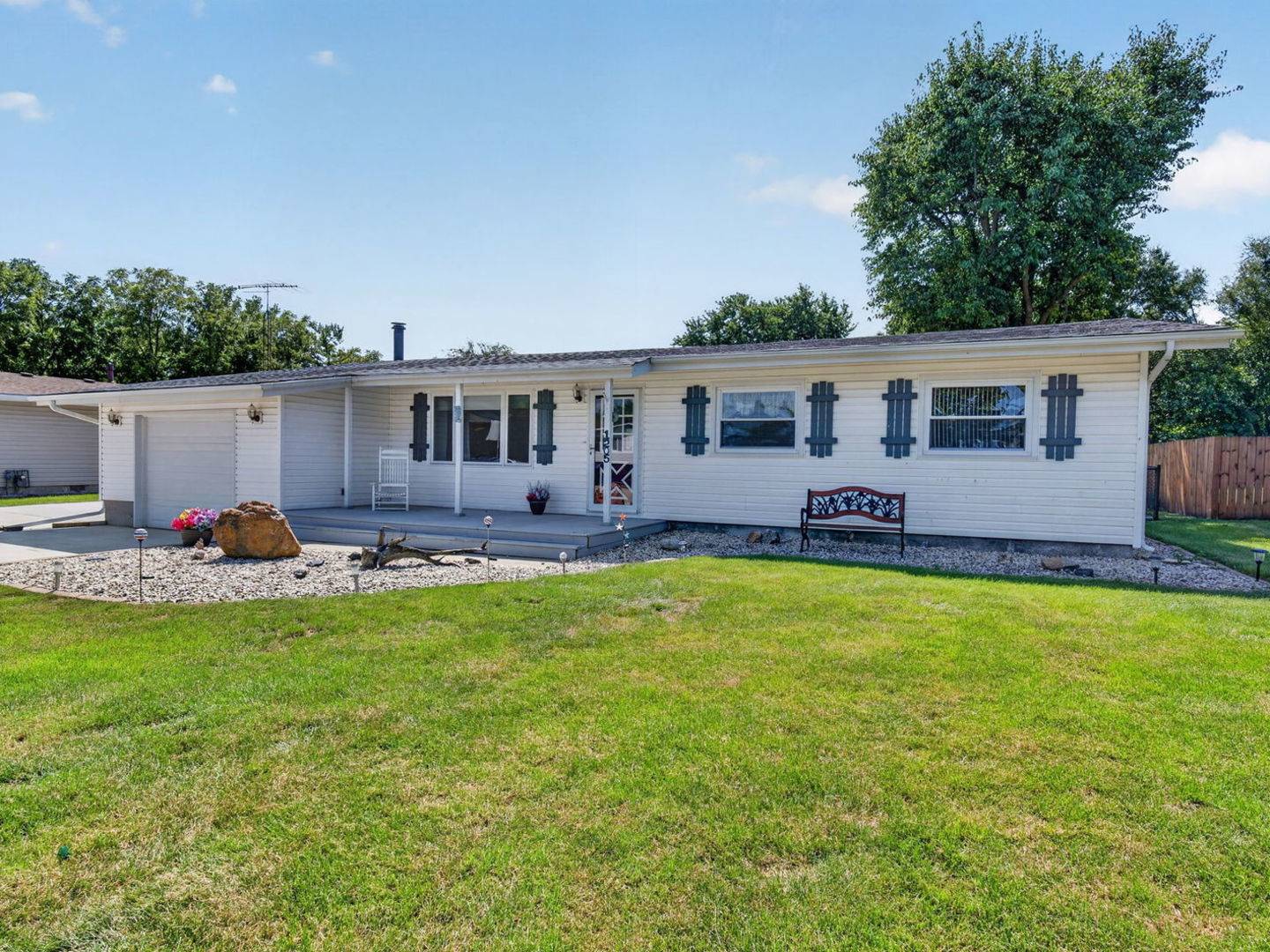1205 E 2nd ST, Coal City, IL 60416