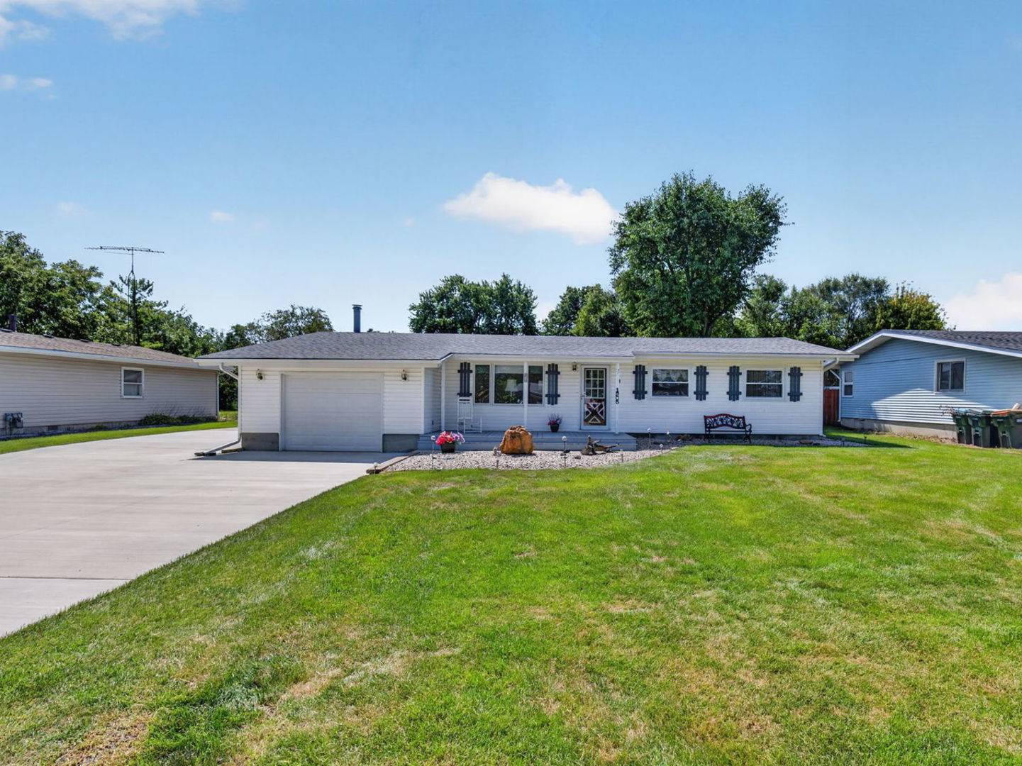 1205 E 2nd ST, Coal City, IL 60416
