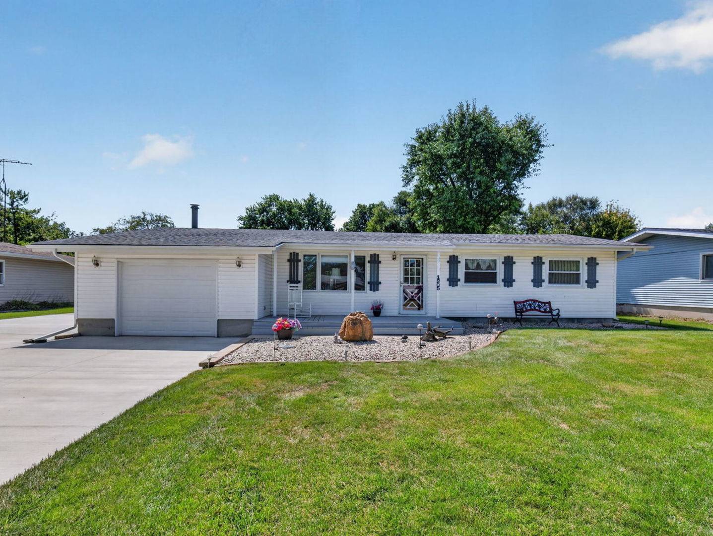 1205 E 2nd ST, Coal City, IL 60416