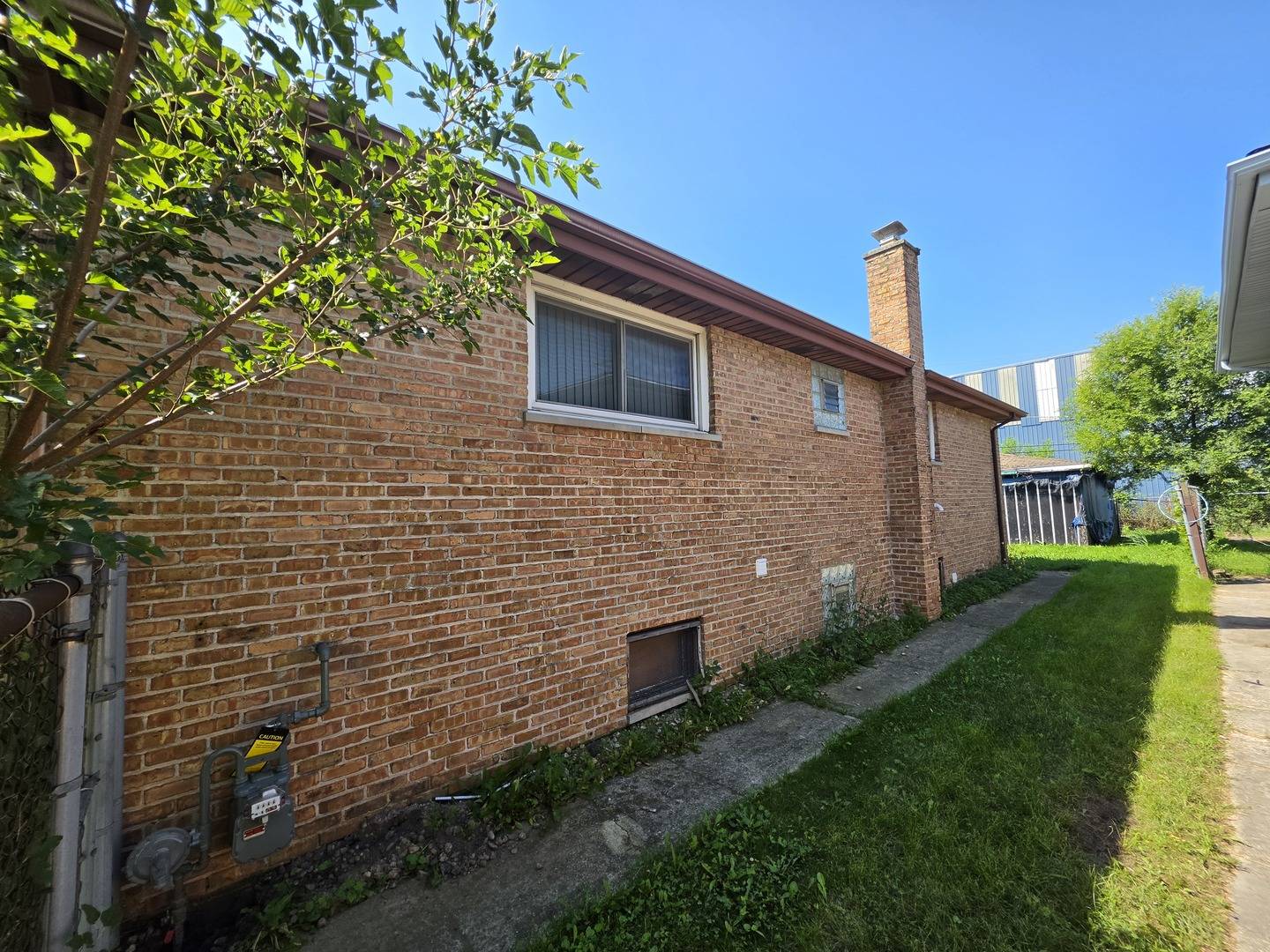 14104 S bensley AVE, Burnham, IL 60633