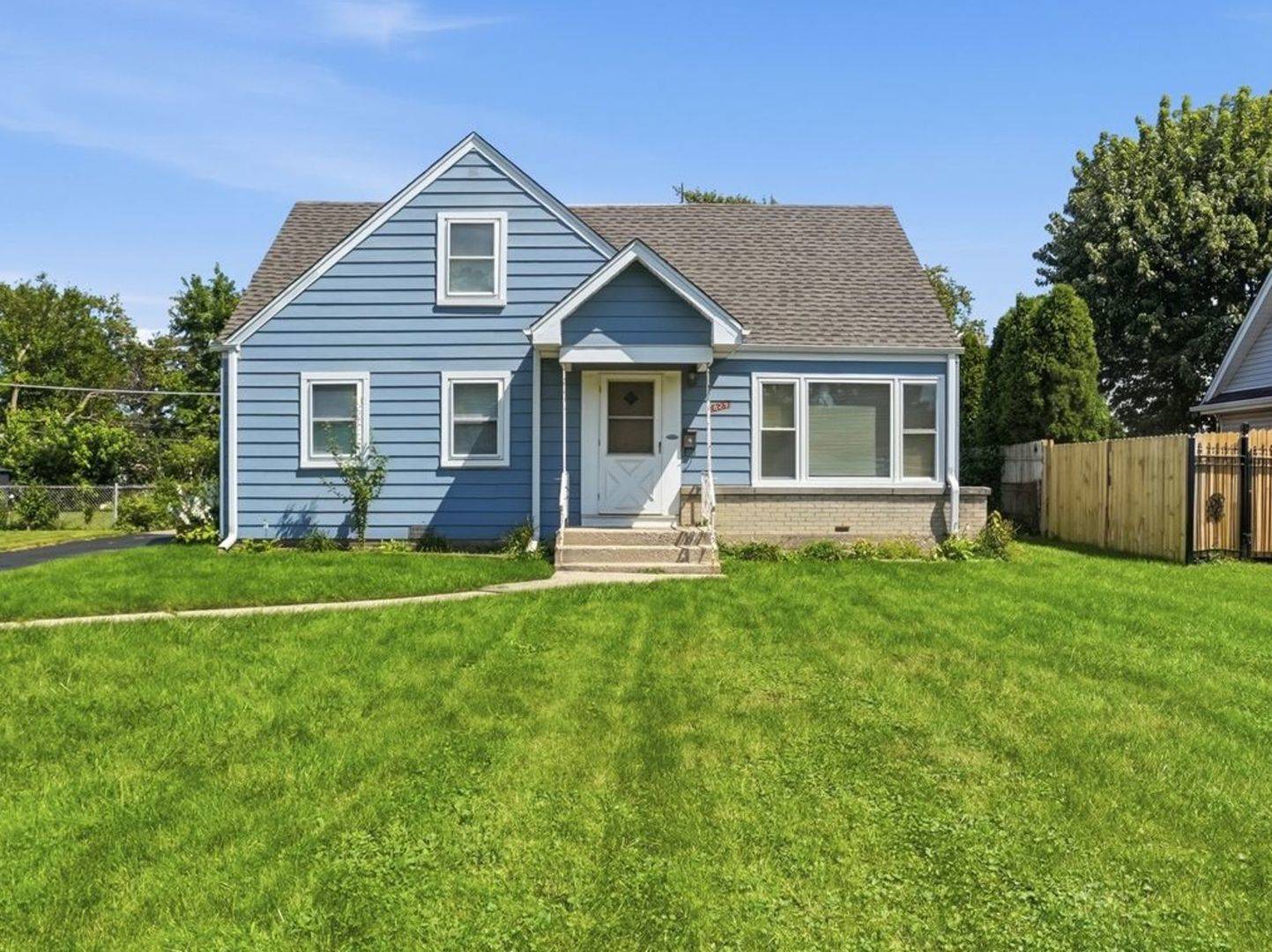 829 N Roy AVE, Melrose Park, IL 60164