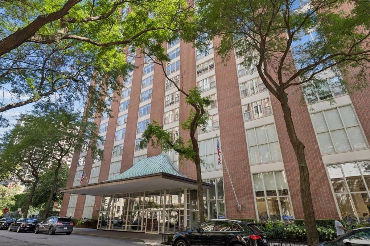 1325 N State Pkwy #12E, Chicago, IL 60610